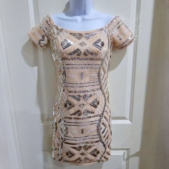 Forever 21 ✦ Sequin Bodycon Dress ✦ Off-Shoulder Peach & Silver Size S NWOT - Picture 2 of 16
